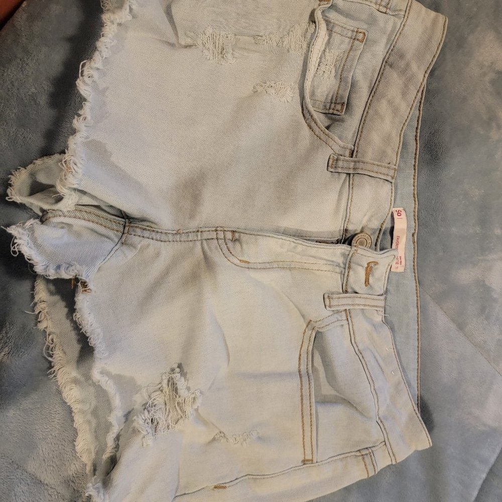 LIGHT denim shortie shorts